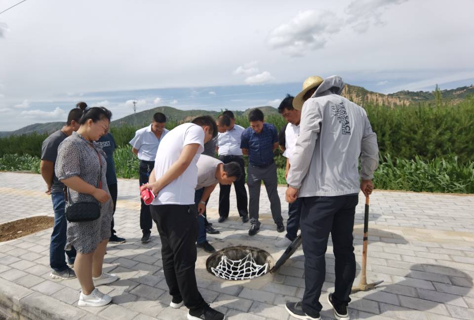 星空体育市建设工程服务中心对星空体育工业园区北大路道路工程进行竣工验收(图1)